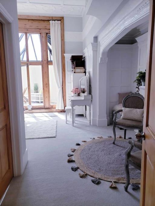 3 Bedroom 3 Bathroom Ground Floor Condo With Veranda ไรเกท ภายนอก รูปภาพ